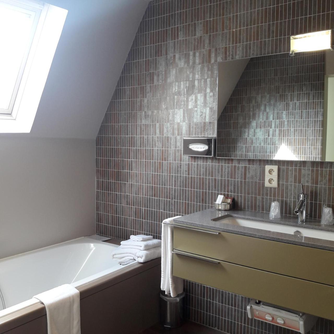 Hotel Recour Поперинге Екстериор снимка